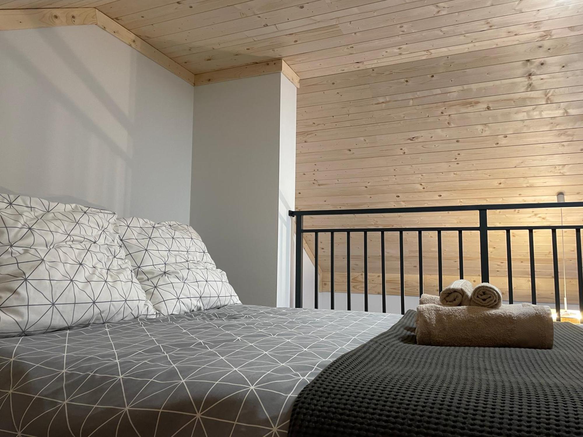 Lovelas - Apartamenty Smerek Exteriör bild